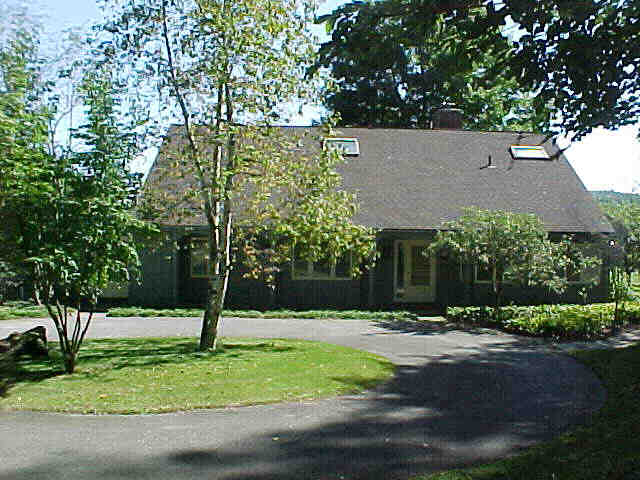 Building photograph for 47 SOUTH PASTURE LANE